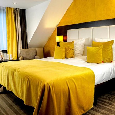 Hotel Moers Van Der Valk Bagian luar foto