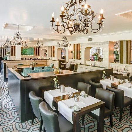 Hotel Moers Van Der Valk Bagian luar foto