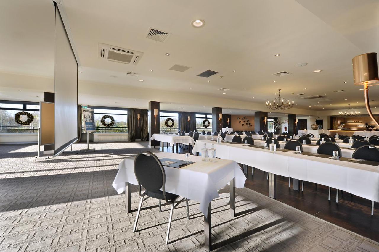 Hotel Moers Van Der Valk Bagian luar foto