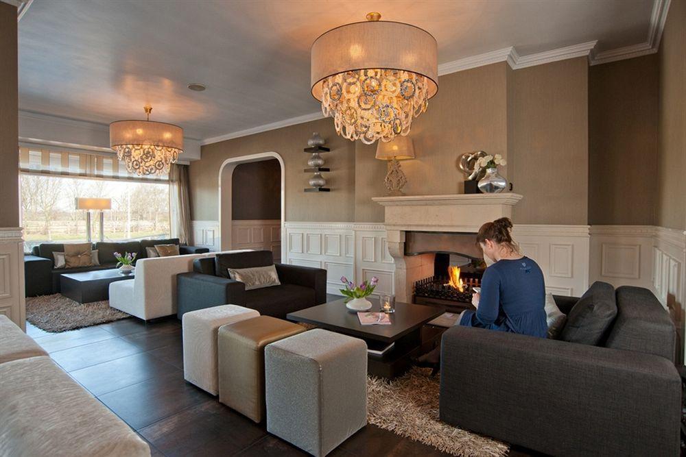 Hotel Moers Van Der Valk Bagian luar foto