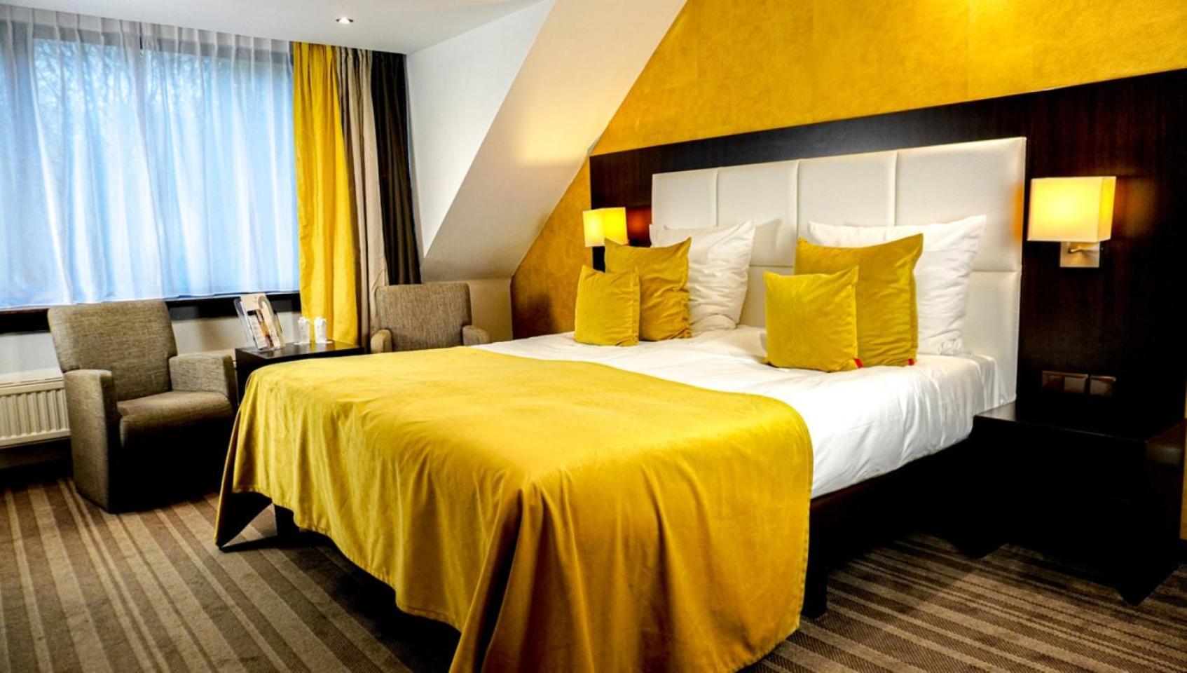 Hotel Moers Van Der Valk Bagian luar foto