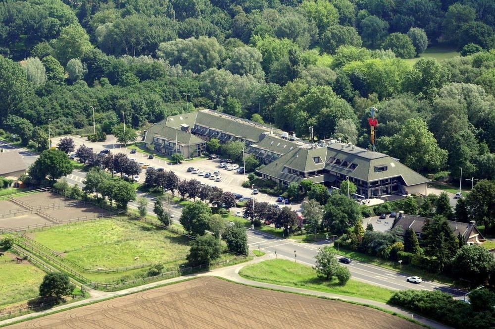 Hotel Moers Van Der Valk Bagian luar foto